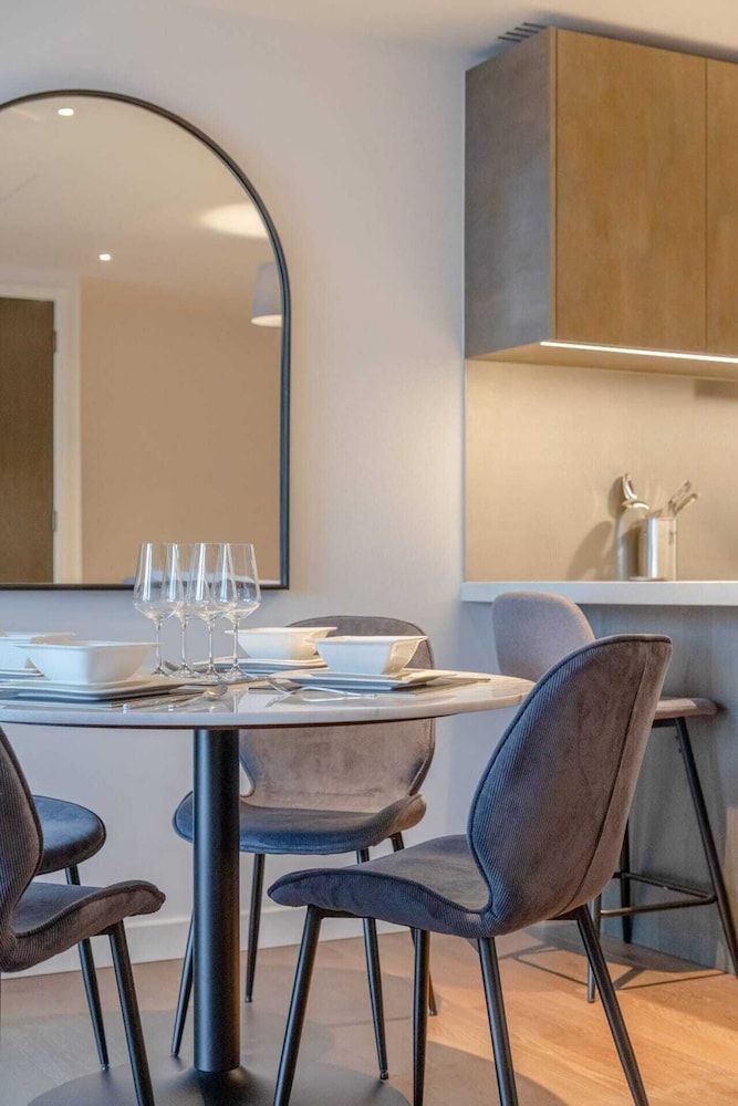 undefined Luxurious 2BD Flat by the River Thames - Vauxhall