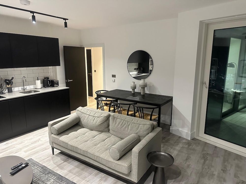 undefined Impeccable 1bed Flat in West London!! 6