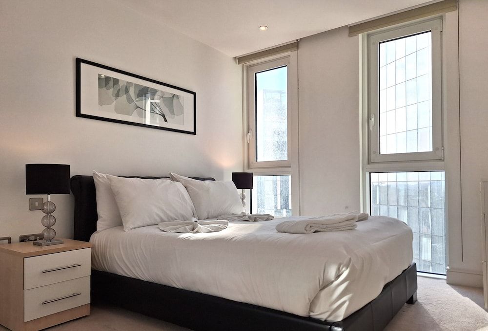 undefined Still Life Aldgate Deluxe