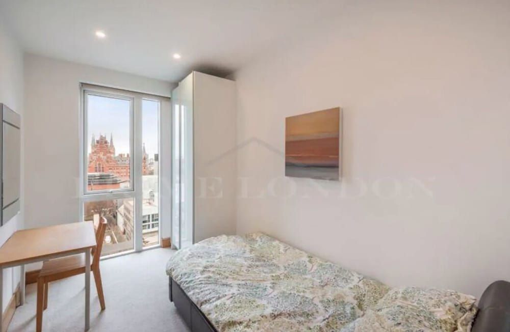 undefined Still Life Euston Deluxe 10