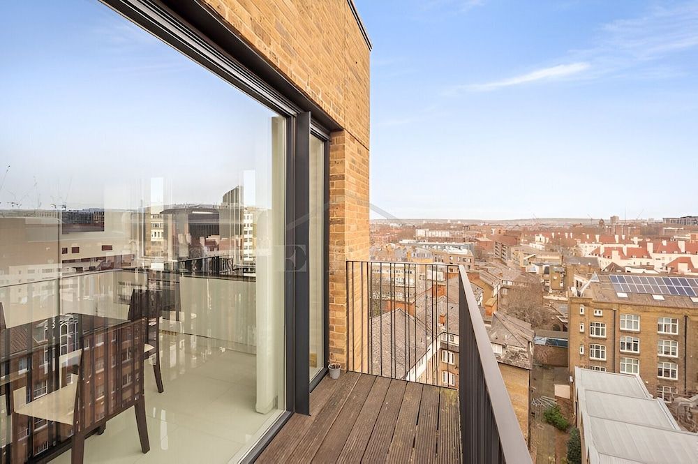 undefined Still Life Euston Deluxe 4