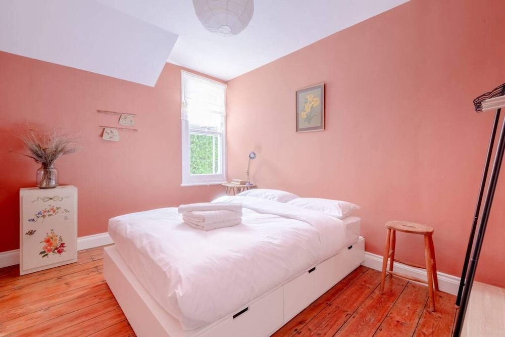 undefined Unique Vintage-style 3BD Flat - Dalston 2