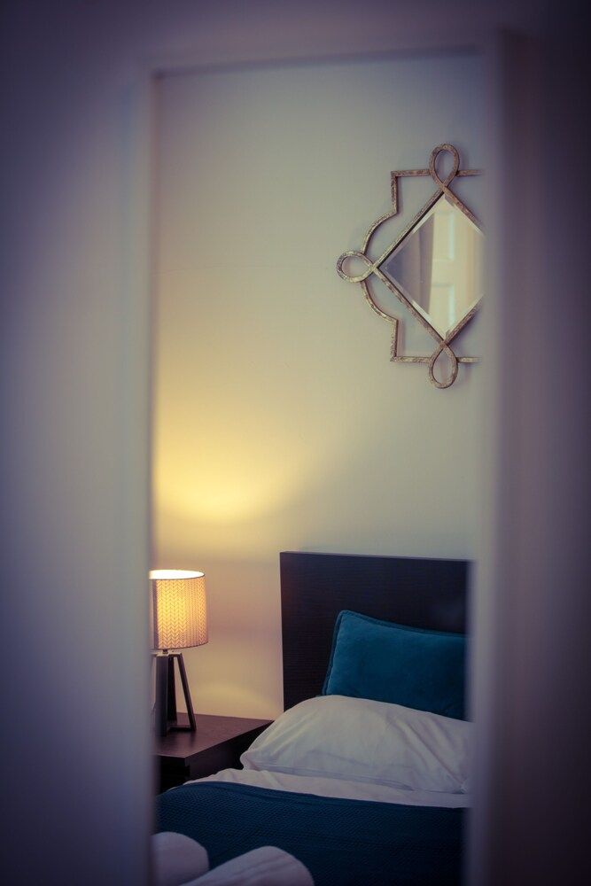 Warren st Apt City Apartment 12