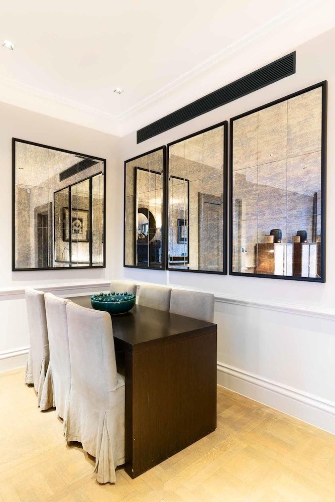 undefined Spacious 2 Bedroom Apartment in Cadogan Square 5