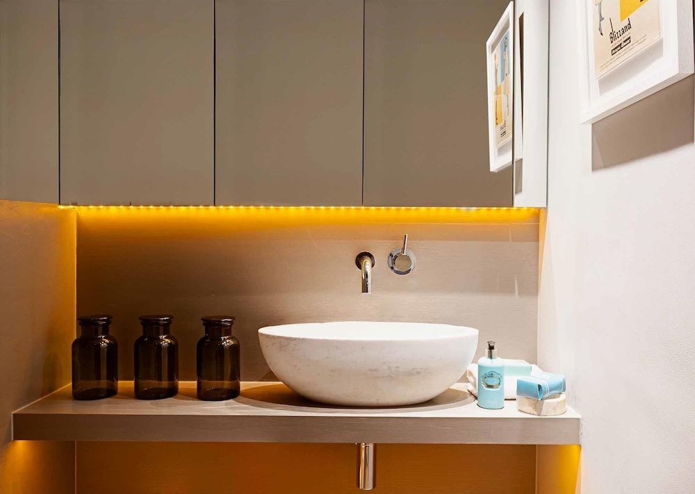 undefined Spacious 2 Bedroom Apartment in Cadogan Square 9