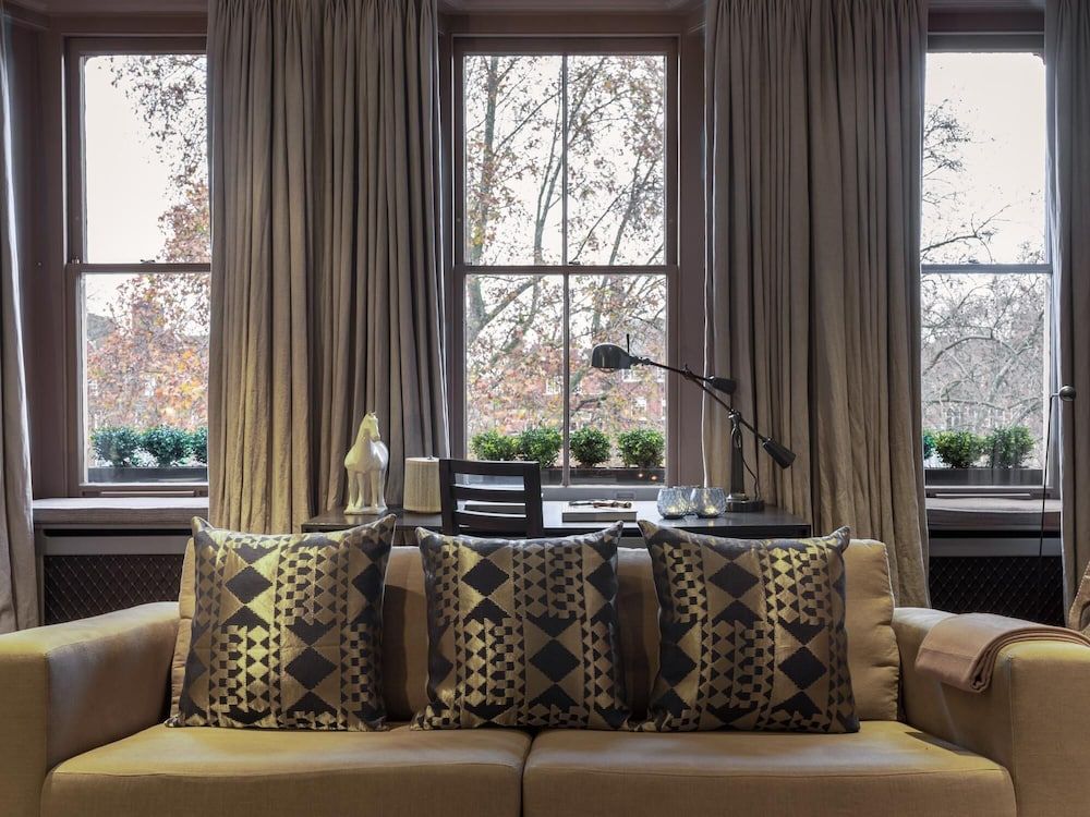 undefined Spacious 2 Bedroom Apartment in Cadogan Square 2