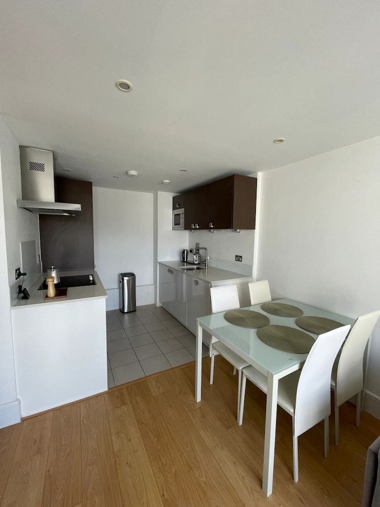 undefined Beautiful 2BD Flat by Regents Canal - Islington