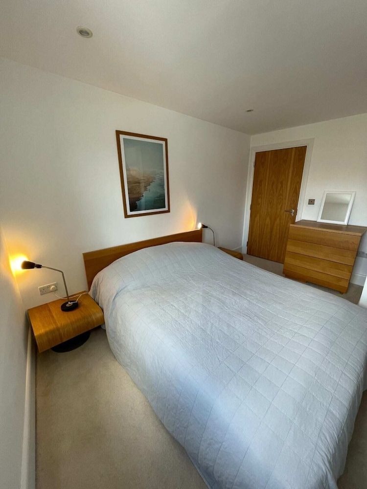 undefined Beautiful 2BD Flat by Regents Canal - Islington 3