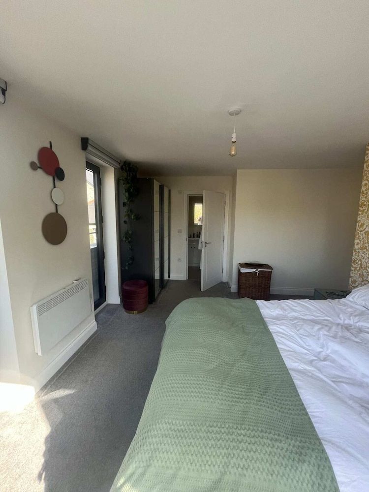 Modern & Bright 2BD Flat With Balcony - Islington