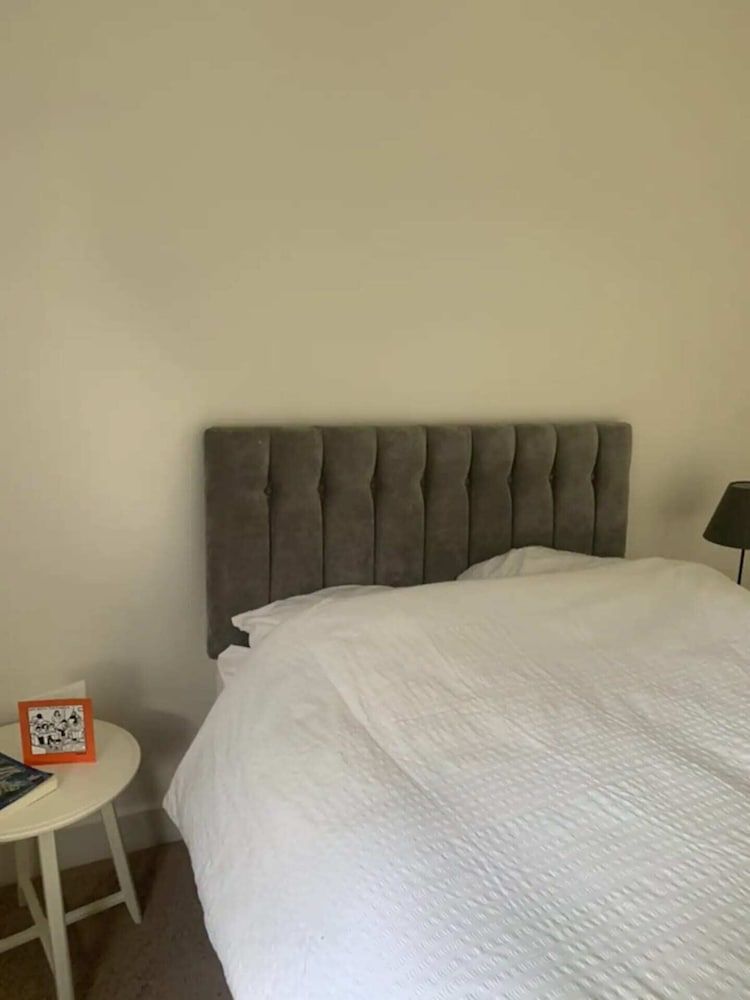 undefined Welcoming 2BD Flat With Balcony - Maida Vale 7