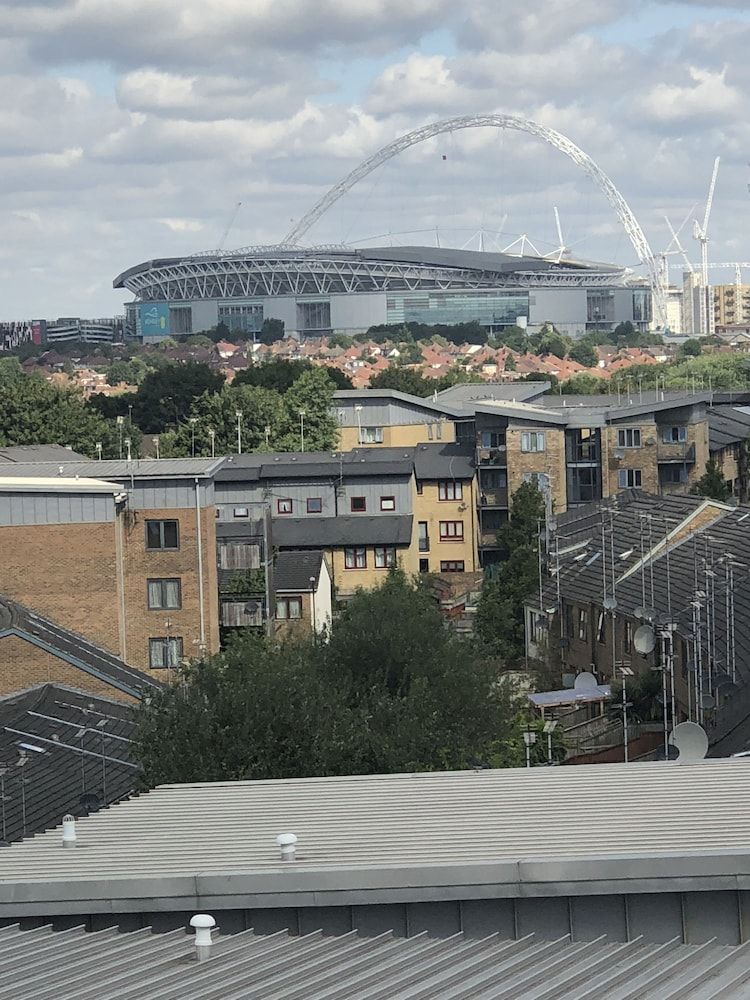 undefined Wembley 2 Bedroom Apartment 9