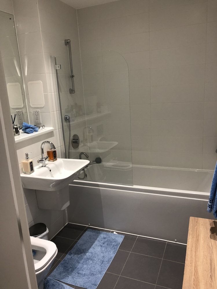 Wembley 2 Bedroom Apartment Luxury Apartment, Multiple Beds, Non Smoking 11