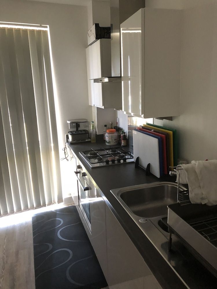 undefined Wembley 2 Bedroom Apartment 4