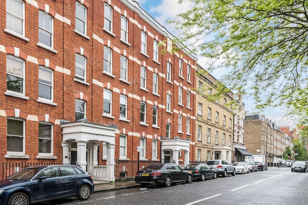 undefined Sherlock's Residence by Allô Housing