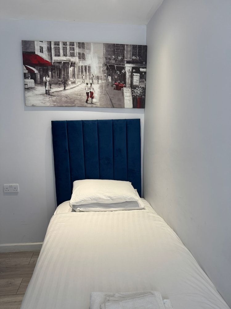 undefined Golders Park Hotel 10