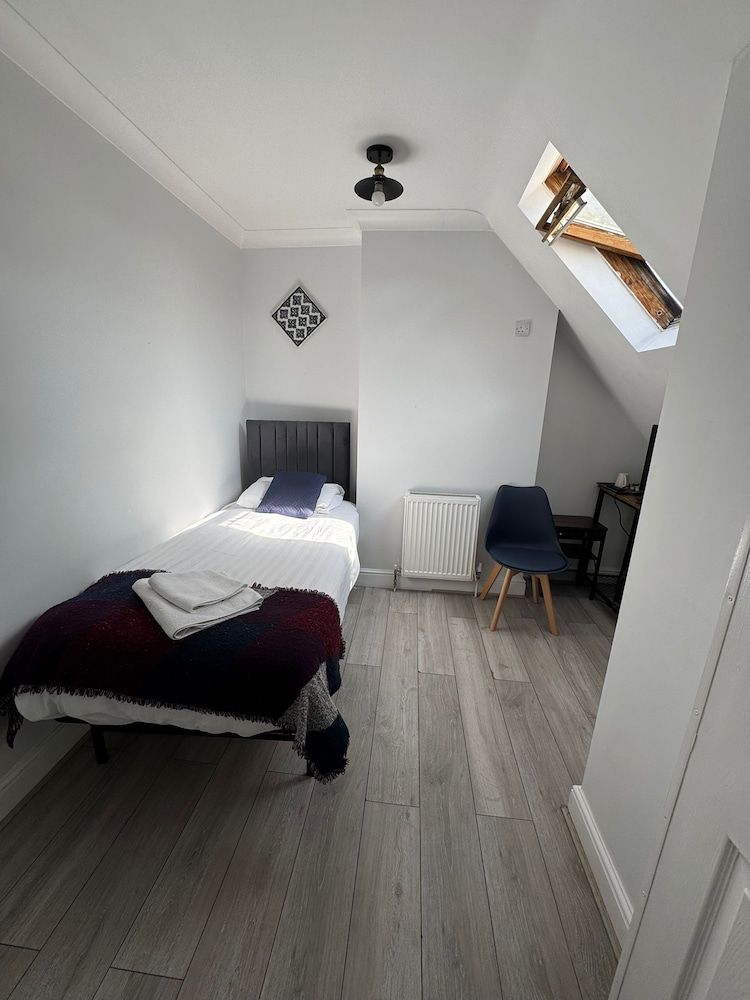 undefined Golders Park Hotel 8