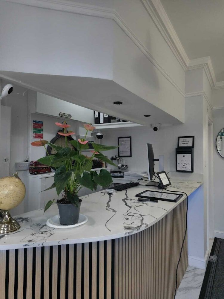 undefined Golders Park Hotel