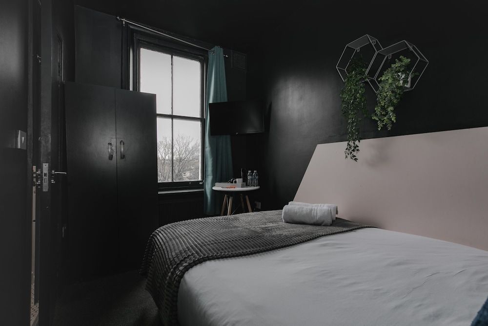 Amsterdam Hotel Double Room, Ensuite (Compact) 5