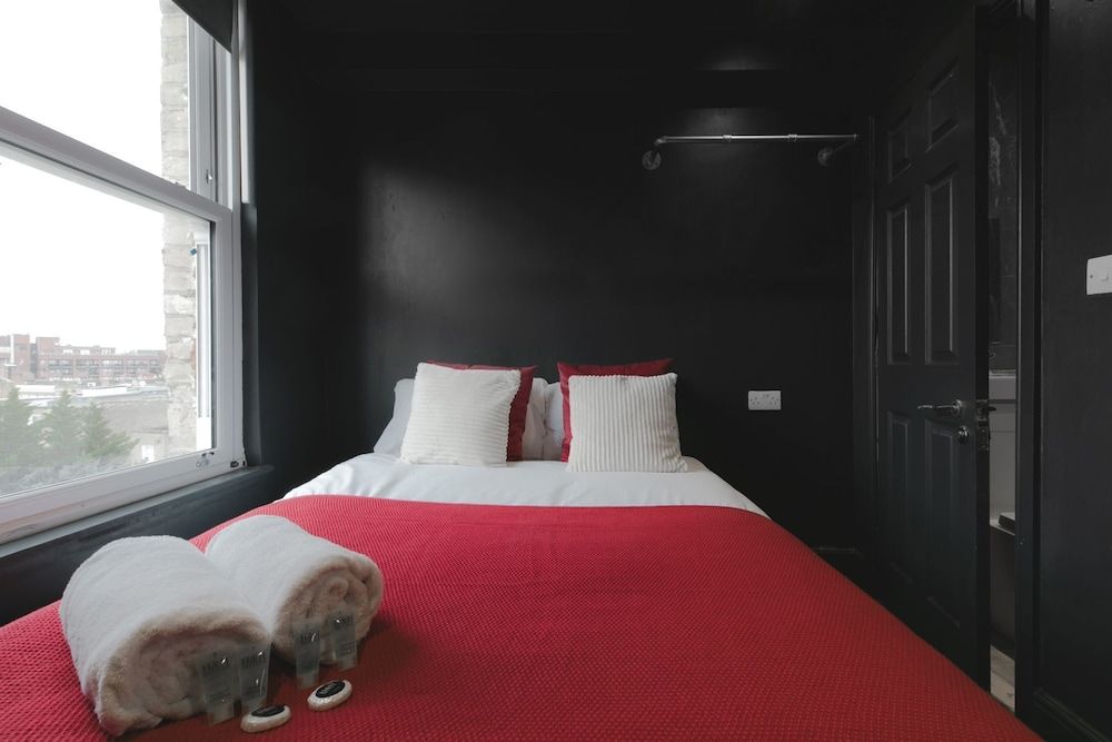 Amsterdam Hotel Double Room, Ensuite (Compact)