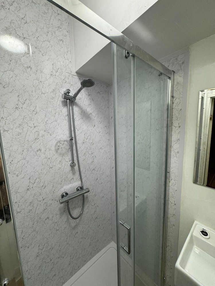 Amsterdam Hotel Standard Twin Room, Ensuite 4