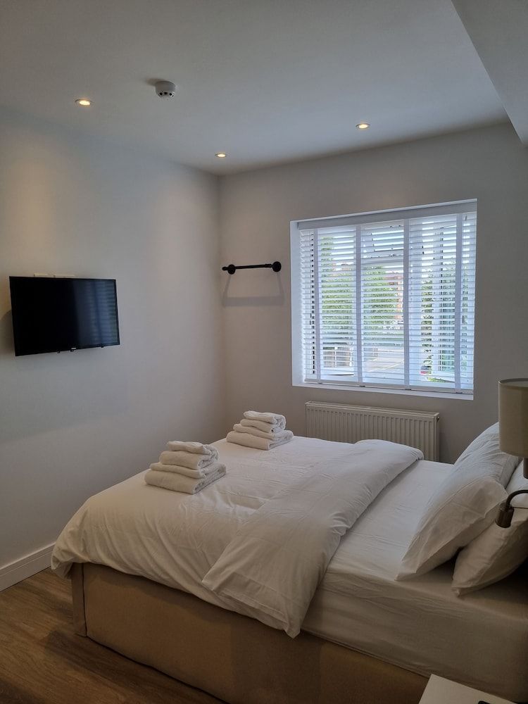 Hotel CG London Deluxe Double Room