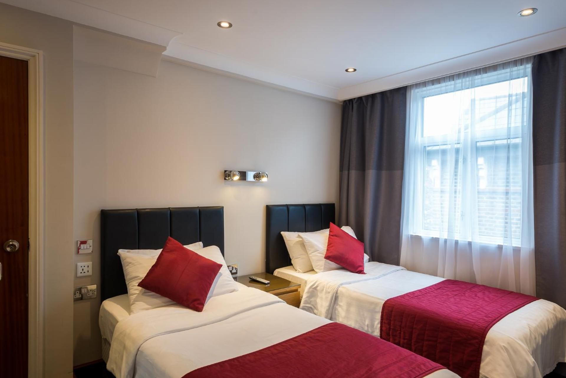 undefined Adria Hotel 4