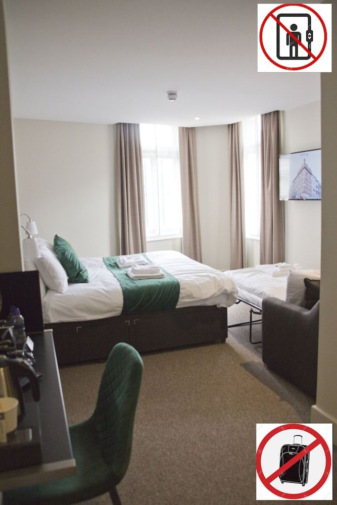 Keystone House Family Room 2