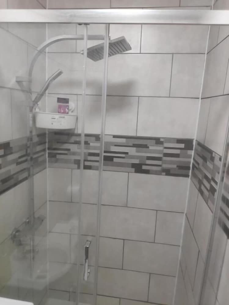 Featherstone Court Standard Double Room 6