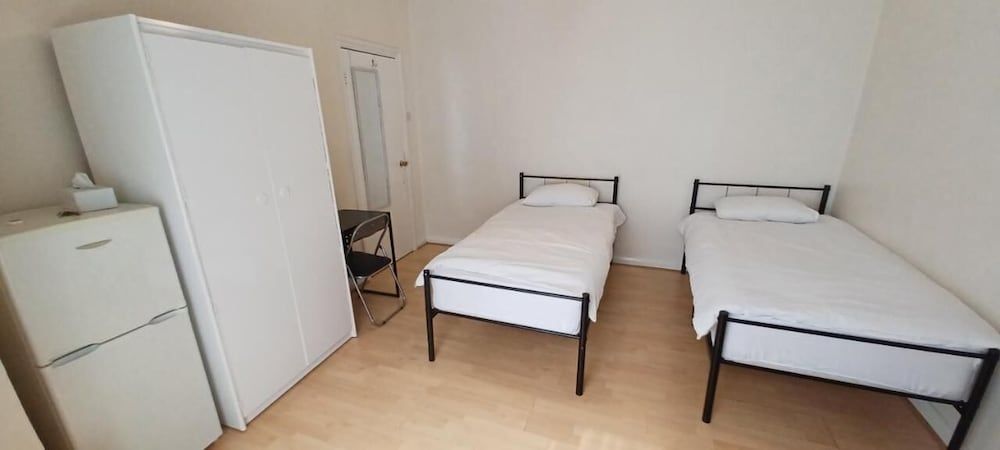 undefined Bruce Rooms 6