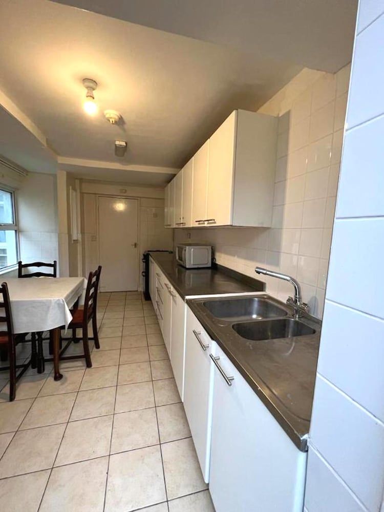 undefined Bruce Rooms 5