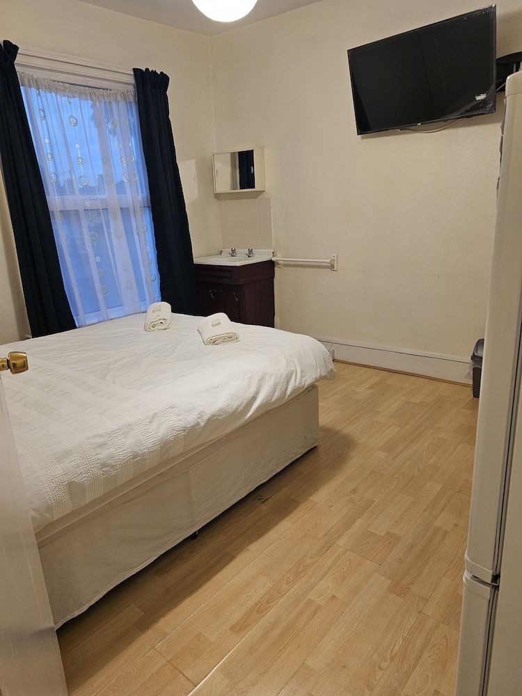 Bruce Rooms Single Room 3