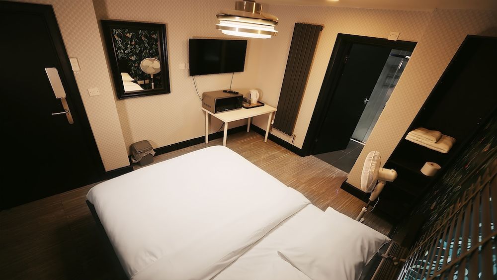 Private Boutique Apartments London Standard Double Room 9