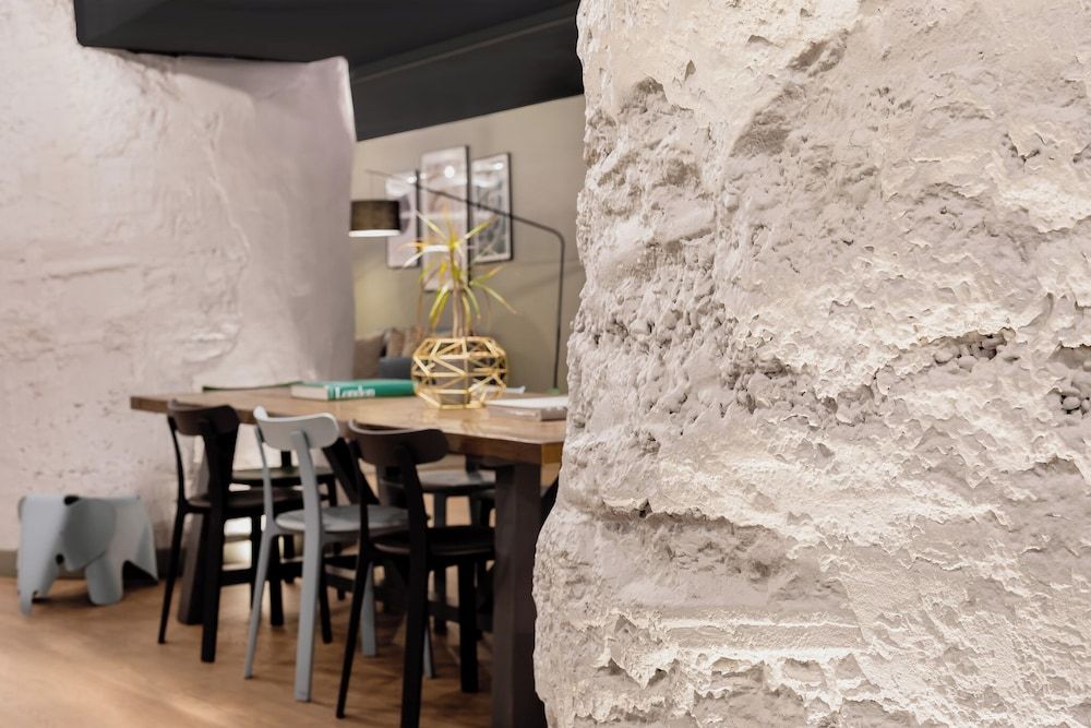 undefined Zedwell Underground Hotel Tottenham Court Road 7