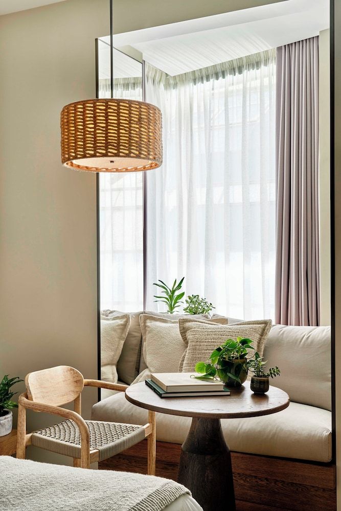 1 Hotel Mayfair Room, 1 King Bed (King) 7