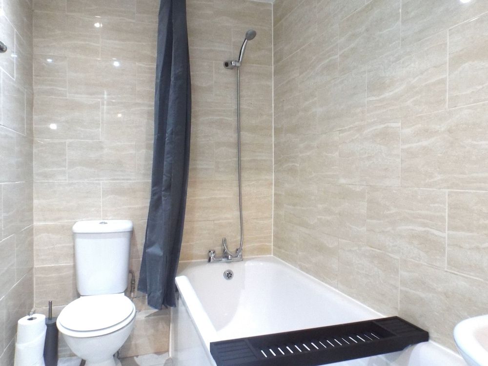 East London Short Let's Deluxe Single Room 8