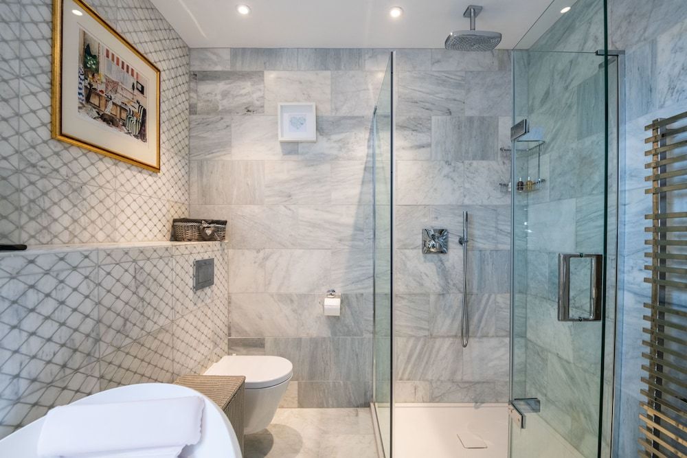 Immaculate Designer Home in Wandsworth House, 4 Bedrooms 39