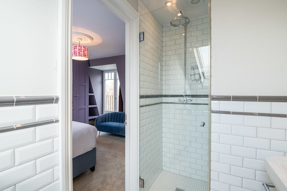 Immaculate Designer Home in Wandsworth House, 4 Bedrooms 38