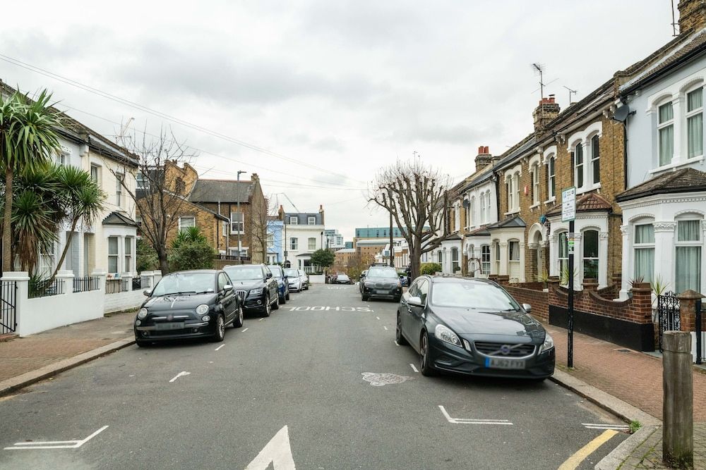 undefined Immaculate Designer Home in Wandsworth 2