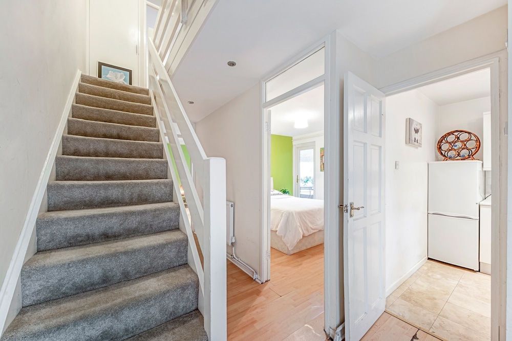 undefined Heath Road 6