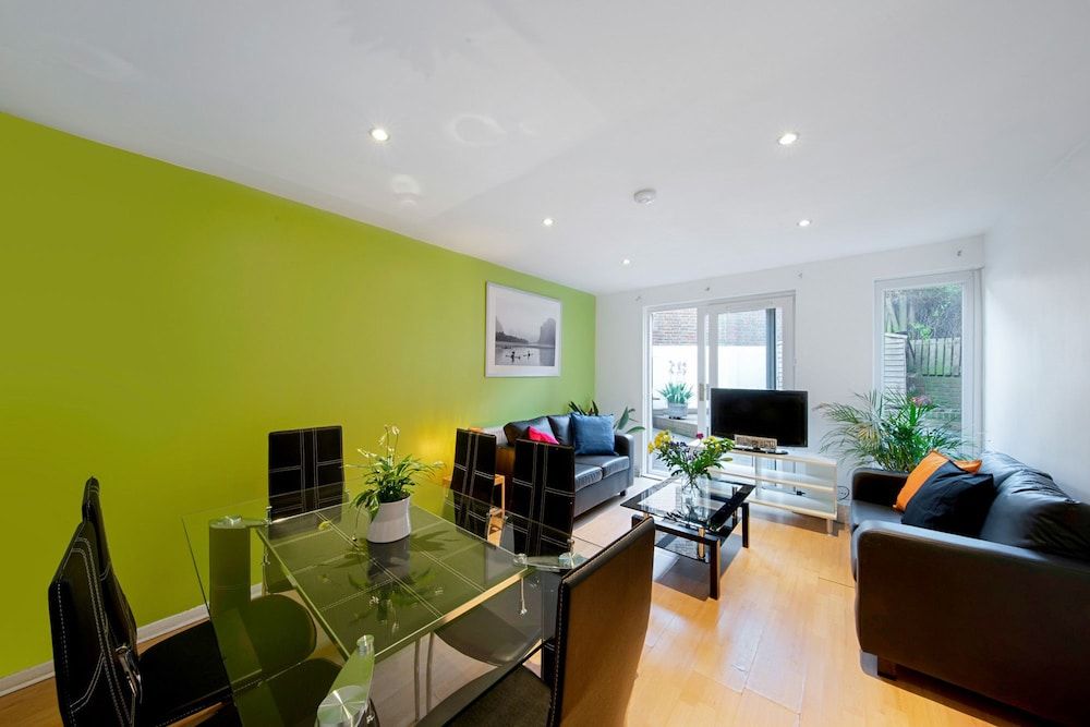 undefined Heath Road 5