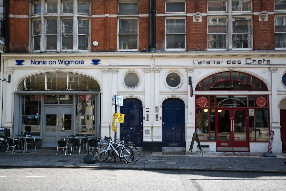 undefined 3 Beds 2 Baths Oxford Circus 2