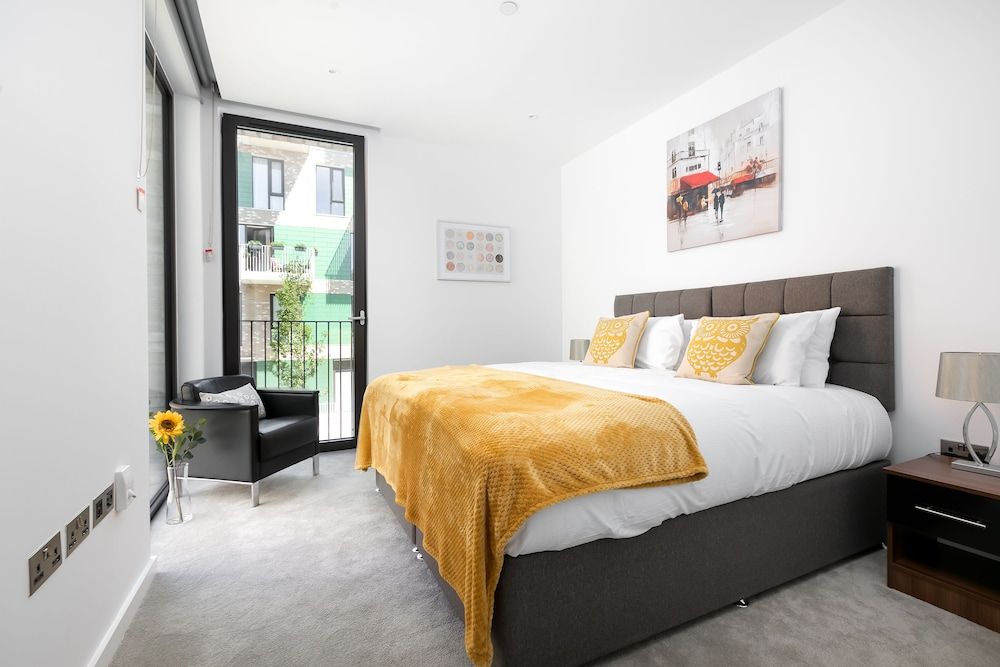 LT Greenwich 3 Bed Townhouse House, Ensuite (LT Greenwich 3 Bed) 2