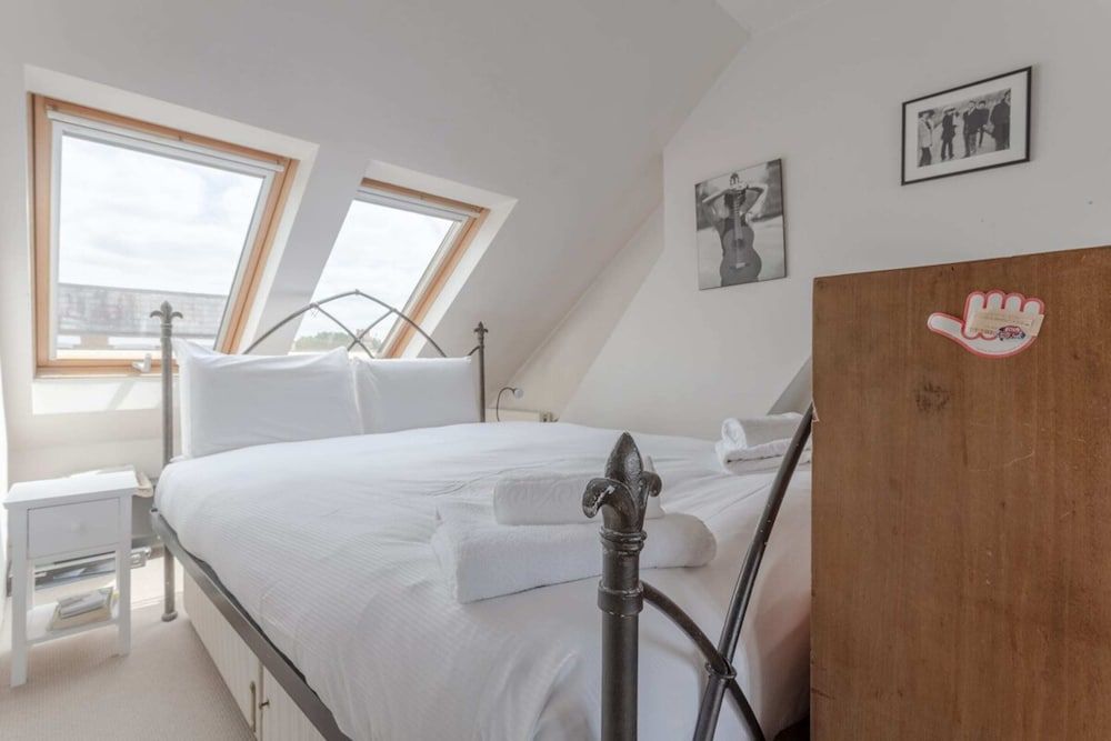 undefined Large Modern Maisonette in Southfields 8