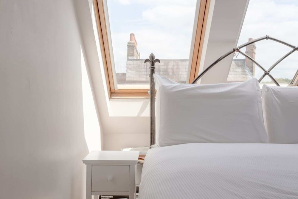 undefined Large Modern Maisonette in Southfields 5