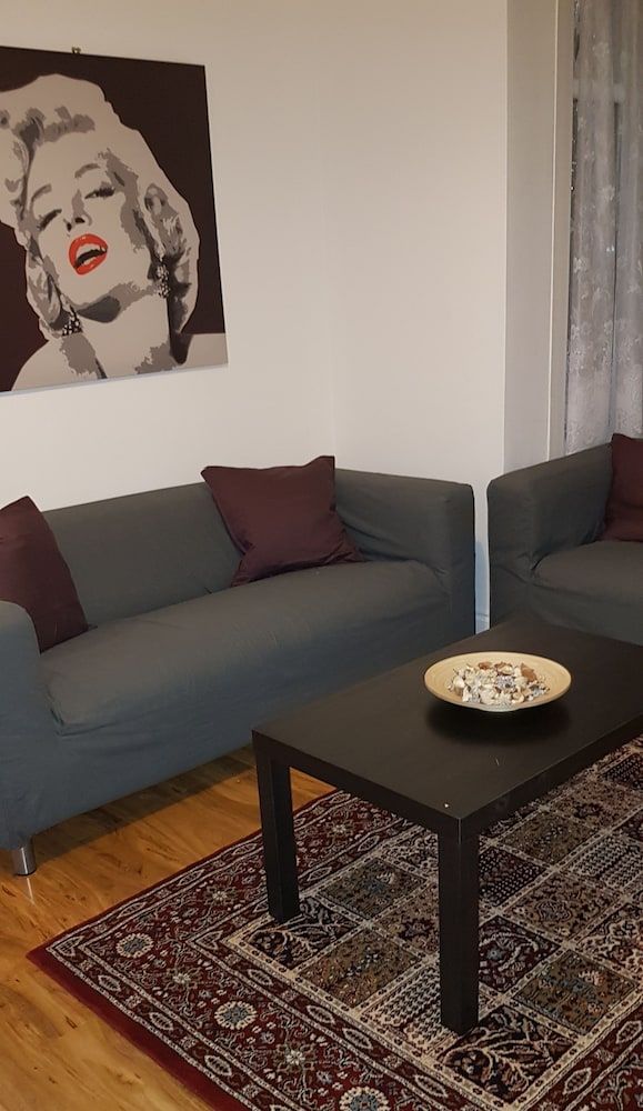 undefined London House 6