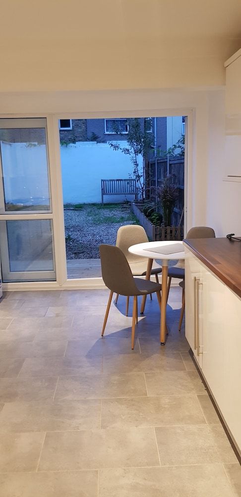 undefined London House 5