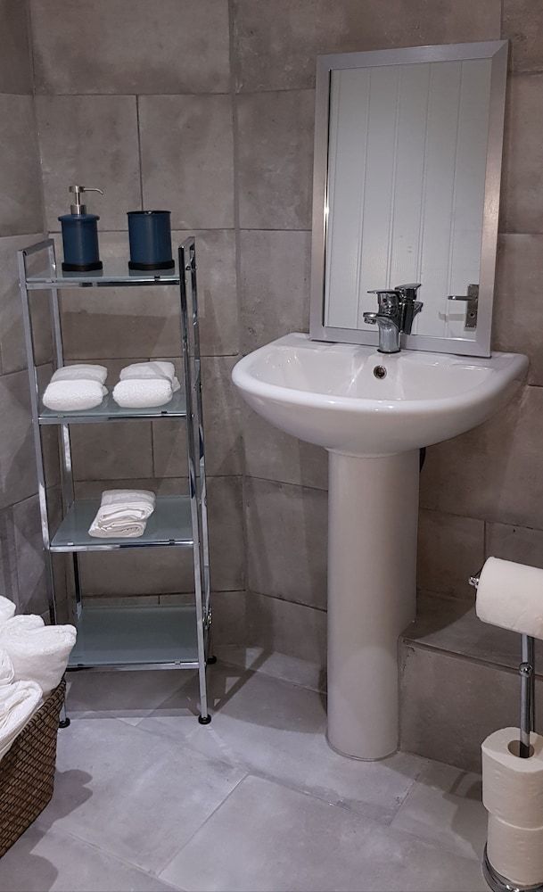 London House Deluxe House, 4 Bedrooms 9