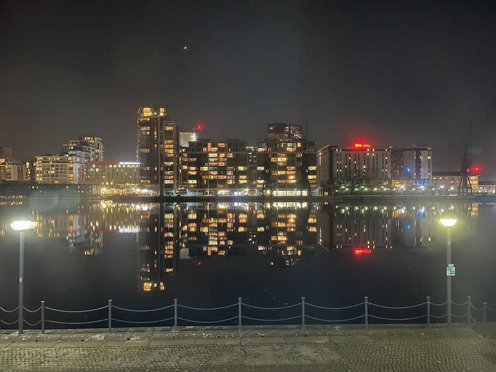 undefined Panoramic Docklands Home With Waterfront Views by Underthedoormat 6