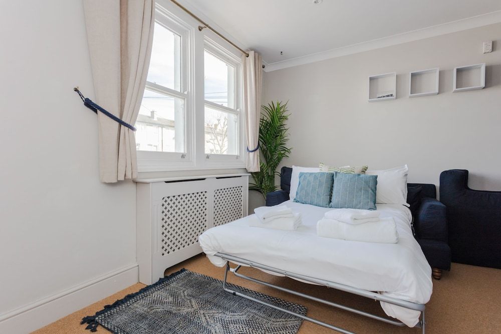 undefined Newly Refurbished 4 Bedroom House in East London