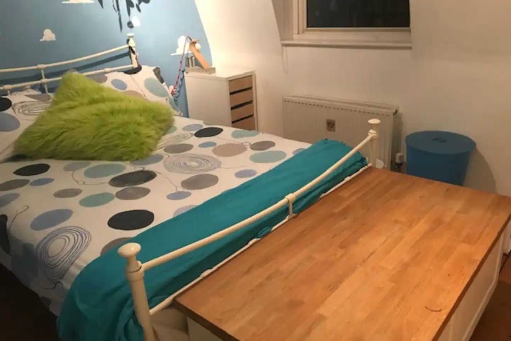 undefined Cheerful 4 Bedroom Home in the Heart of London 3